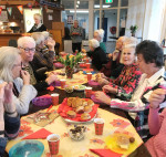 73. De broodmaaltijd viel goed in de smaak